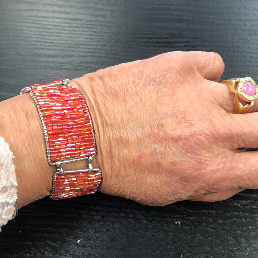 Beautiful beaded toggle bracelet - Picture 5 of 5